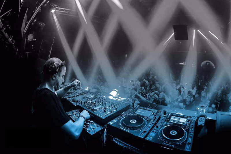 DJ表演800.jpg
